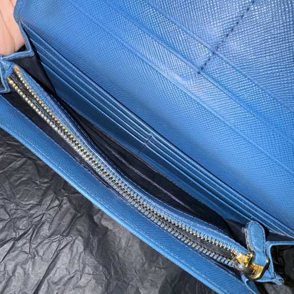 Prada saffiano leather long wallet blue authentic with generic chain - Picture 4 of 8